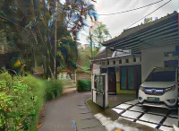 Omah Kemiri 3 Yogyakarta Hotel dekat Tugu GARUDA