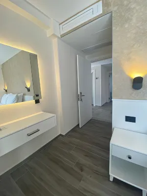 Çağdaş Hotel Отели в г. Чешме