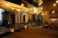 Hotel Los Balcones Leon Hotels in Леон