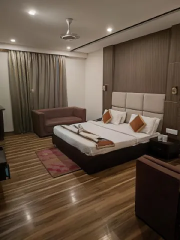 Hotel Idhayan Palace