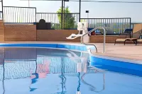 Grand View Inn & Suites