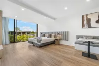 Rambla at Story House
