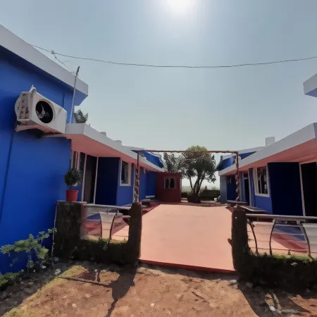 Sun and Sea Lodge