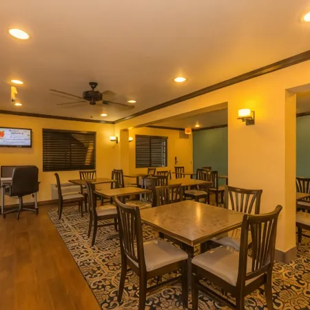 Super 8 by Wyndham Oklahoma Airport Fairgrounds West