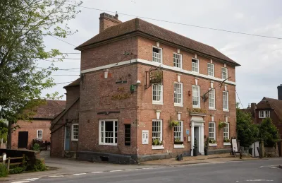 Chequers Inn by Greene King Inns Hotel a Halland
