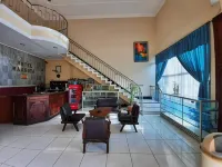 Hotel Mahkota - parking
