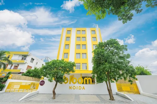 Bloom Hotel - Sector 62 - 3 Sao