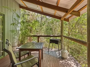 Hunchy Hideaway