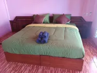 Chomlay Room & Restaurant