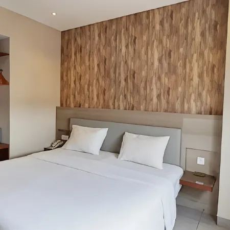 Lynn Hotel Serang