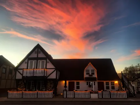 New Haven Inn Exterior Photos