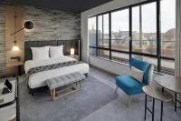 Mövenpick Hotel the Hague Hotels in de buurt van Statue of Simon van Leeuwen