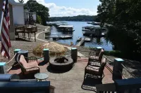 Lakefront Retreat Sleeps 19 • Hot Tub + Paddle Boards • Family & Group Favorite!