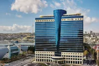 Hilton Baku Hoteles cerca de Flame Towers