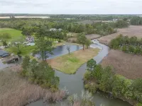Spacious waterfront farmhouse with amazing views and kayaking - Jacuzzi