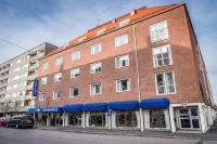 Hotell Amadeus Hotels near Stadsbiblioteket i Halmstad