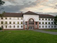 Holiday Inn Express Offenbach Hotels near Lidl