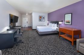 La Quinta Inn & Suites by Wyndham Bowling Green