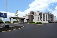 DoubleTree by Hilton St. Louis Airport