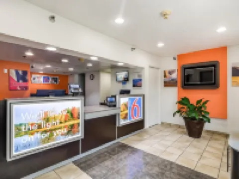 Motel 6 Rolling Meadows, IL - Chicago Northwest Hotels in Rolling Meadows
