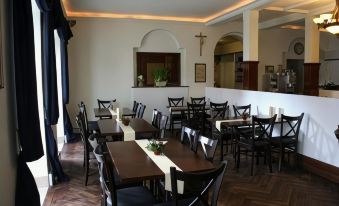 Schlosshof Anno 1743