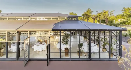 Best Western Amarys Отели в г. Ле Пере-ан-Ивелин