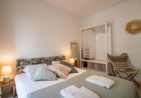 Nesha Ericeira Flats