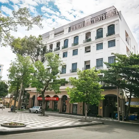 Kim Minh Apartment & Hotel Отели рядом с достопримечательностью «Пляж Фронт-Бич»