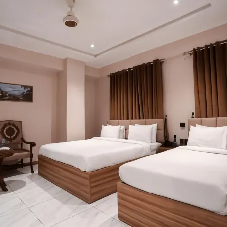 Pearl Inn Hotel فنادق في كراتشي
