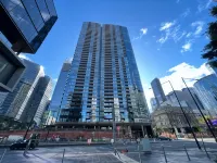 Pars apartments - Melbourne Quarter- unique View of city and Yarra Hotels in Docklands