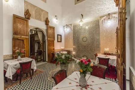 Dar Fes Medina Ziat Отели рядом с достопримечательностью «Аль-Карауин»