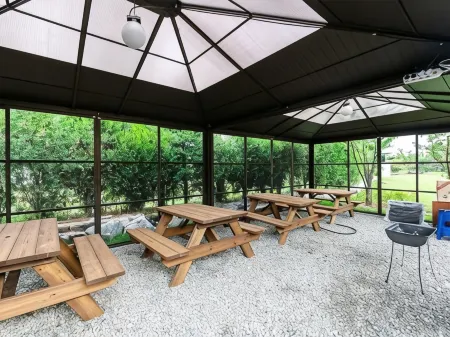 Jebudo Woori Pension Отели рядом с достопримечательностью «Chebu-do»