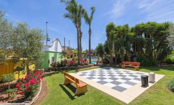 Villa Vacanze Paradiso - Oasi di Tranquillità Con Piscina e Giardino a 10 Min Dal Mare