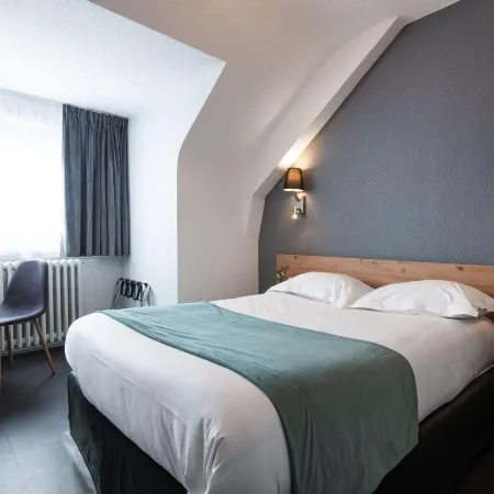 Le Paris Brest Hotel