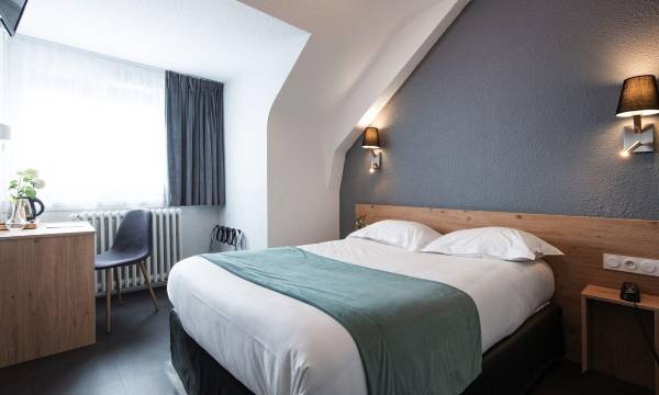 Le Paris Brest Hotel