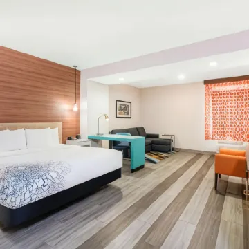 La Quinta Inn & Suites by Wyndham Oklahoma City Airport Hotels near OKC Fair Park