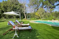 Beluga of Constantia Guest House - Pools