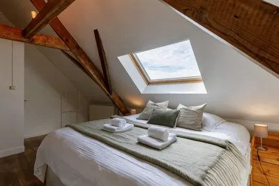 Huswell - Apartment with Large Terrace in the City of Ghent Hotels in 