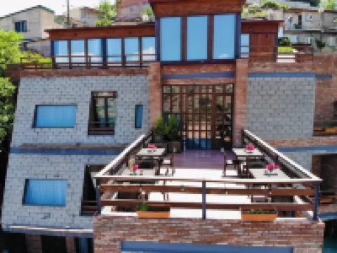 老第比利斯露台酒店