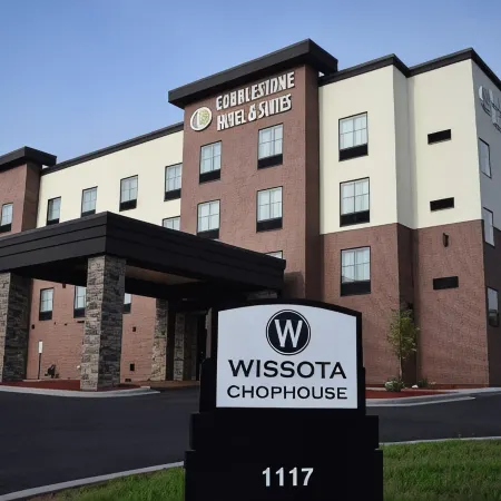 Cobblestone Hotel & Suites - Stevens Point