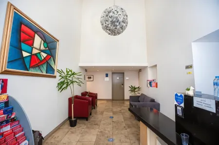 Arch Hotel Отели рядом с достопримечательностью «Хайгейтское кладбище»