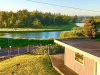 fully fenced Dog yard - Overlooking the Copalis River - Hotels in Copalis Beach