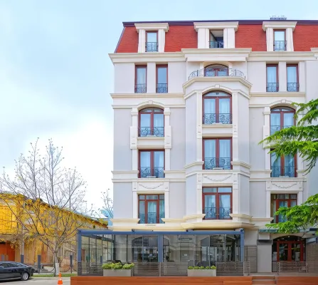 City Avenue Hotel - خدمة نقل من وإلى المطار