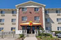 Super 8 by Wyndham Denton Hotels in Denton County