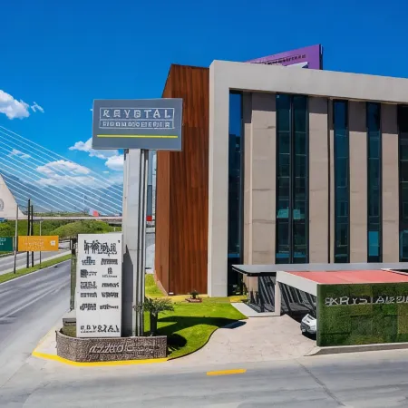 Krystal Urban Monterrey San Jeronimo