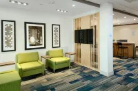 Holiday Inn Express & Suites MEDFORD by IHG Hotels in Medford