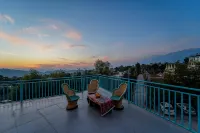 Chokling ArtHouse - the Treasure of Himalayas - vue sur la montagne