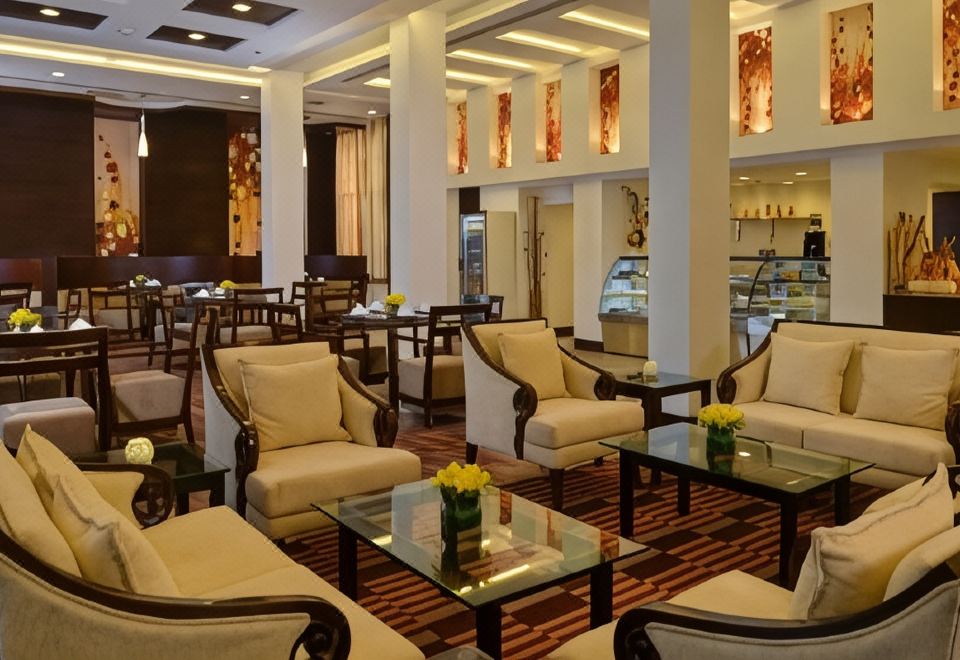 Fortune Hotel Park Orange SidhrawaliOver view