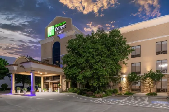 Holiday Inn Express & Suites ARLINGTON (I-20-PARKS MALL) by IHG