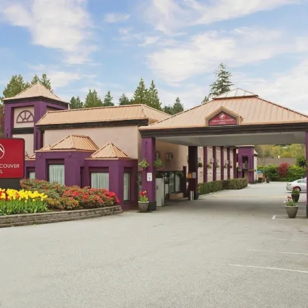 North Vancouver Hotel Отели рядом с достопримечательностью «Стэнли Парк»